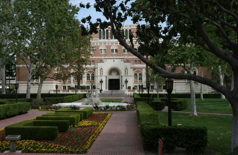 Graduate, The (1967) - Fountain Scene, USC Campus